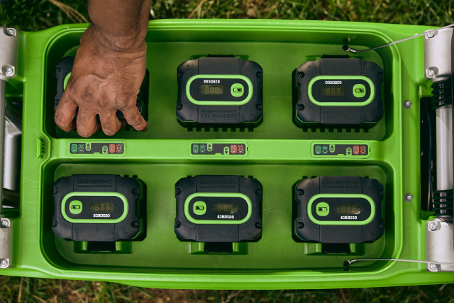 Зарядное устройство Greenworks 82V G82CT6 для 6-ти аккумуляторов 2955107 фото-3 Зарядное устройство Greenworks 82V G82CT6 для 6-ти аккумуляторов 2955107 фото-3