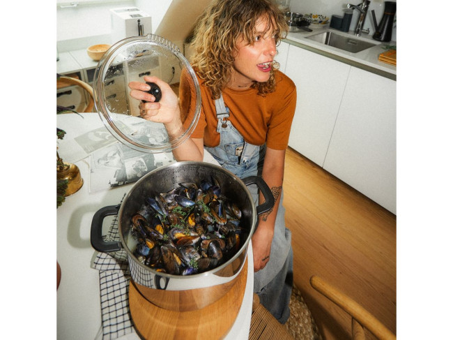 Кастрюля Fiskars Functional Form, 7 л (1072318) фото-5 Кастрюля Fiskars Functional Form, 7 л (1072318) фото-5