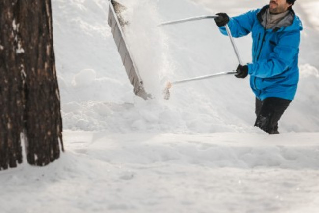 Скрепер-волокуша (движок) для снега Professional FISKARS фото-4