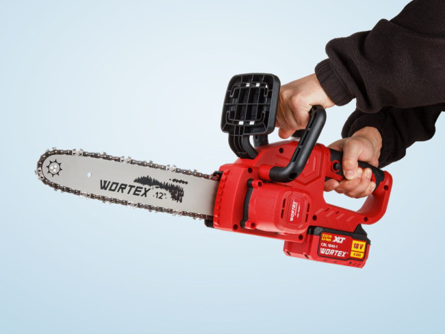 Аккумуляторная пила цепная WORTEX CEC 3018-1 XLT SET (2333044) - фото2 Аккумуляторная пила цепная WORTEX CEC 3018-1 XLT SET (2333044) - фото2