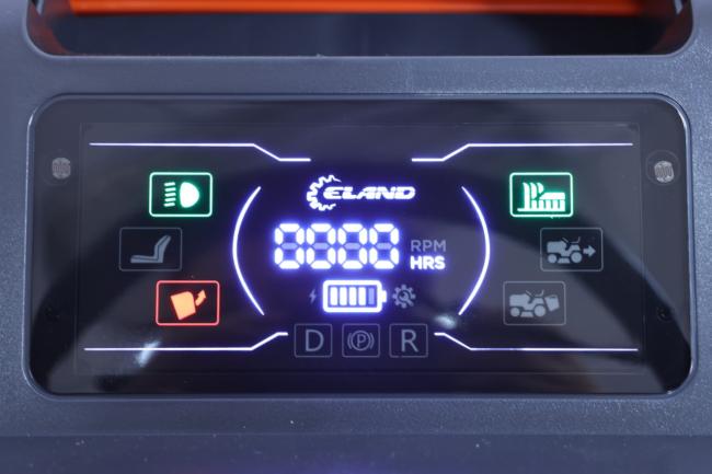 Газонокосилка бензиновая самоходная с сиденьем (райдер) ELAND LT-5810P-HDD фото-3 Газонокосилка бензиновая самоходная с сиденьем (райдер) ELAND LT-5810P-HDD фото-3