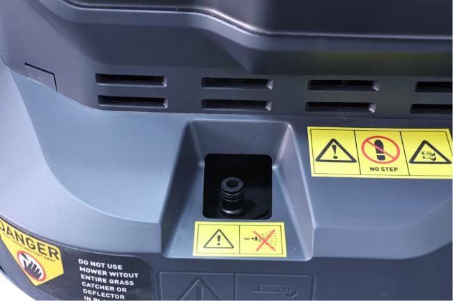 Газонокосилка бензиновая самоходная с сиденьем (райдер) ELAND LT-5810P-HDD фото-8 Газонокосилка бензиновая самоходная с сиденьем (райдер) ELAND LT-5810P-HDD фото-8