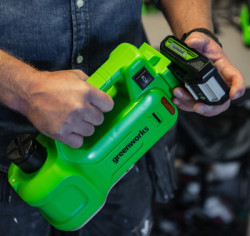 Домкрат автомобильный гидравлический аккумуляторный Greenworks G24JACK 24V, без АКБ и ЗУ, 3401407 - фото2